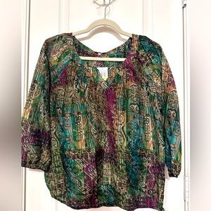 Multicolored top , elbow length sleeve, light material